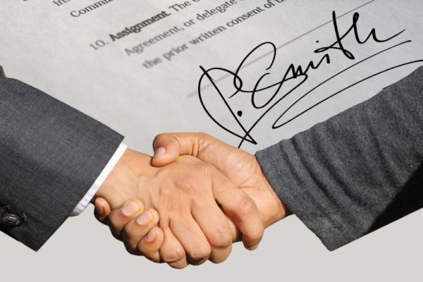 signature-3113182_1920 Legal Translation Services