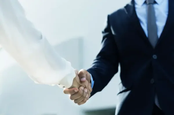 professional-corporate-businesspeople-shaking-hands