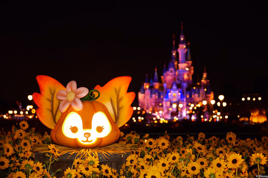 Shanghai Disneyland Halloween