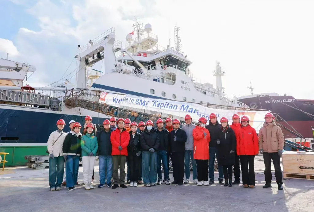 HI-COM hosting an international business delegation on a market visit in Weihai, China