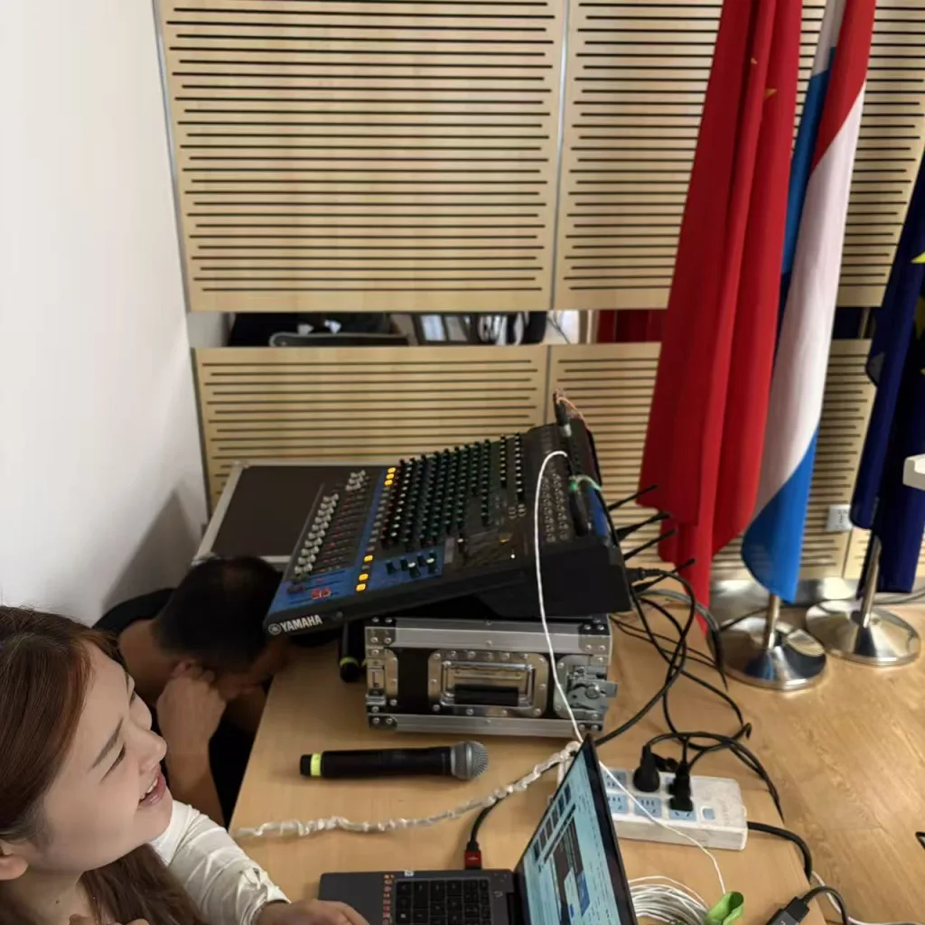 On-site monitoring of English-Chinese AI translation quality captions and event devices